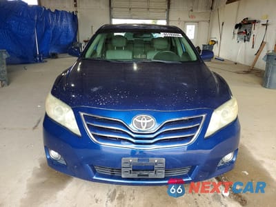 Piąte zdjęcie samochodu w środku: 2011 TOYOTA CAMRY XLE VIN:4T1BF3EK4BU719925 - miniatura