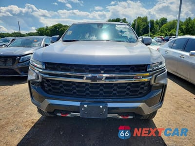 Piąte zdjęcie samochodu w środku: 2022 CHEVROLET TAHOE K1500 Z71 VIN:1GNSKPKD5NR162034 - miniatura