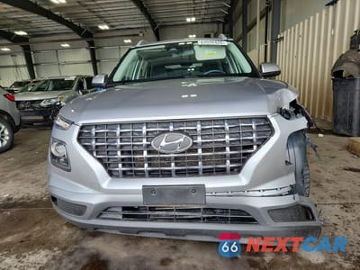Piąte zdjęcie samochodu w środku: 2023 HYUNDAI VENUE SEL VIN:KMHRC8A35PU271012 - miniatura