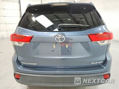 Zdjęcie 6 z 14 samochodu: 2019 TOYOTA HIGHLANDER XLE VIN:5TDJZRFH7KS936466 - miniatura