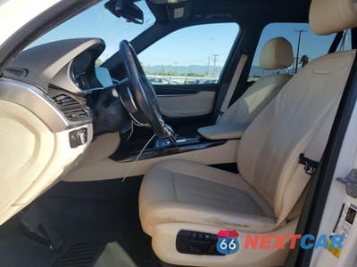 Zdjęcie 7 z 13 samochodu: 2018 BMW X5 SDRIVE35I VIN:5UXKR2C5XJ0Z19778 - miniatura