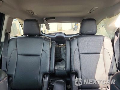 Zdjęcie 10 z 14 samochodu: 2019 TOYOTA HIGHLANDER LIMITED VIN:5TDDZRFH1KS985918 - miniatura