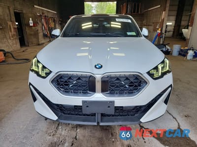 Piąte zdjęcie samochodu w środku: 2026 BMW X2 XDRIVE28I VIN:WBX63GM05T5556724 - miniatura