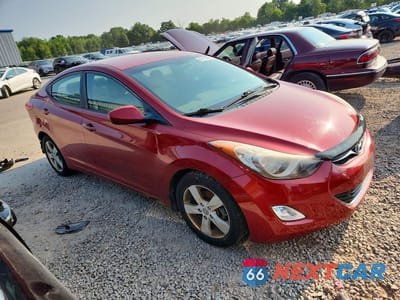 Czwarte zdjęcie samochodu z boku: 2013 HYUNDAI ELANTRA GLS VIN:KMHDH4AE4DU659303 - miniatura