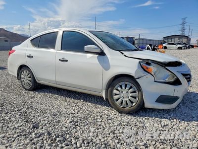 Czwarte zdjęcie samochodu z boku: 2018 NISSAN VERSA S VIN:3N1CN7AP5JL802568 - miniatura