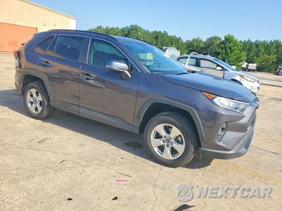 Czwarte zdjęcie samochodu z boku: 2020 TOYOTA RAV4 XLE VIN:2T3W1RFV6LW101431 - miniatura
