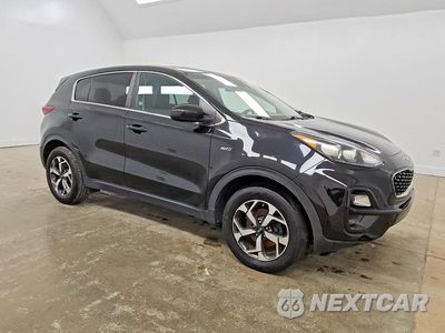 Czwarte zdjęcie samochodu z boku: 2020 KIA SPORTAGE LX VIN:KNDPMCAC0L7733819 - miniatura