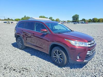 Czwarte zdjęcie samochodu z boku: 2018 TOYOTA HIGHLANDER XLE VIN:5TDJZRFH4JS870148 - miniatura