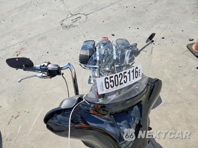 Piąte zdjęcie samochodu w środku: 2017 HARLEY-DAVIDSON FLHTP POLICE ELECTRA GLIDE VIN:1HD1FMC16HB677051 - miniatura