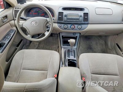 Zdjęcie 8 z 12 samochodu: 2005 TOYOTA CAMRY LE VIN:4T1BE32K45U025635 - miniatura