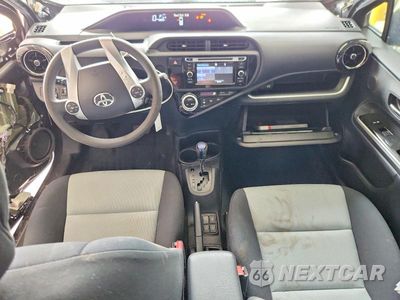 Zdjęcie 8 z 13 samochodu: 2015 TOYOTA PRIUS C TWO VIN:JTDKDTB34F1105598 - miniatura