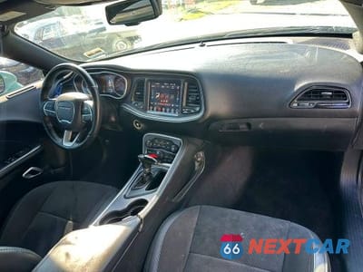 Piąte zdjęcie samochodu w środku: 2017 DODGE CHALLENGER R/T 392 VIN:2C3CDZFJ8HH598078 - miniatura