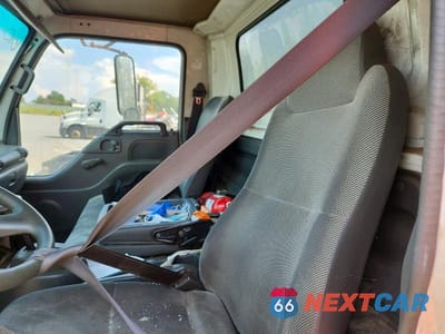 Zdjęcie 11 z 12 samochodu: 2003 ISUZU NPR HD BOX TRUCK VIN:JALB4B14237012770 - miniatura