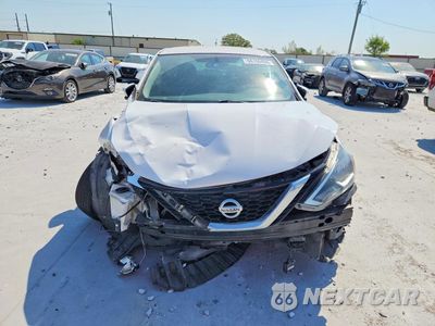 Piąte zdjęcie samochodu w środku: 2019 NISSAN SENTRA S VIN:3N1AB7AP4KY246743 - miniatura