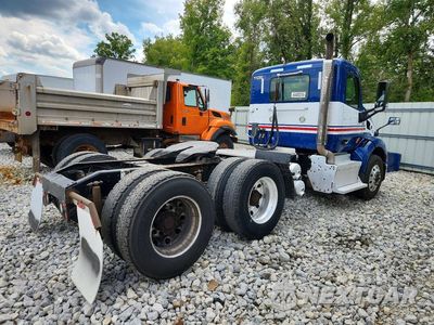 Trzecie zdjęcie samochodu z tyłu: 2017 PETERBILT 579 SEMI TRUCK VIN:1XPBDP9X4HD358761 - miniatura