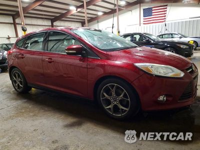 Czwarte zdjęcie samochodu z boku: 2014 FORD FOCUS SE VIN:1FADP3K26EL337958 - miniatura