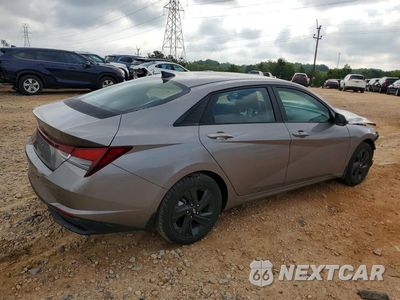 Trzecie zdjęcie samochodu z tyłu: 2022 HYUNDAI ELANTRA SEL VIN:KMHLM4AGXNU331670 - miniatura