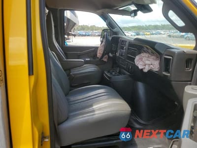 Zdjęcie 11 z 13 samochodu: 2022 GMC SAVANA BOX TRUCK VIN:1GD07RFP9N1162825 - miniatura