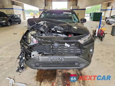 Piąte zdjęcie samochodu w środku: 2025 TOYOTA RAV4 XLE PREMIUM VIN:2T3A1RFV5SW612069 - miniatura