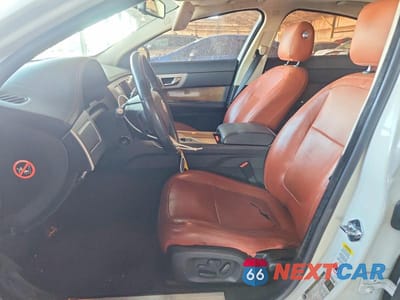 Zdjęcie 7 z 12 samochodu: 2010 JAGUAR XF SUPERCHARGED VIN:SAJWA0HE8AMR65207 - miniatura