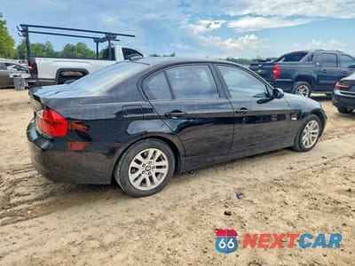 Trzecie zdjęcie samochodu z tyłu: 2007 BMW 328 XI SULEV VIN:WBAVC73577KP33610 - miniatura