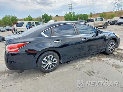 Trzecie zdjęcie samochodu z tyłu: 2015 NISSAN ALTIMA 2.5 S VIN:1N4AL3AP0FN332045 - miniatura
