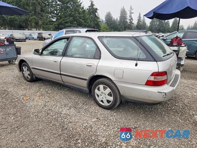 Drugie zdjęcie samochodu z przodu: 1997 HONDA ACCORD LX VIN:1HGCE1821VA000439 - miniatura