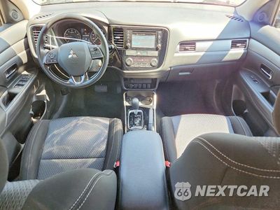 Zdjęcie 8 z 13 samochodu: 2017 MITSUBISHI OUTLANDER ES VIN:JA4AD2A31HZ039355 - miniatura