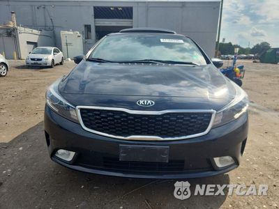 Piąte zdjęcie samochodu w środku: 2017 KIA FORTE EX VIN:3KPFN4A88HE115262 - miniatura