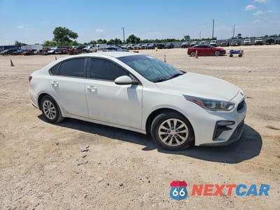 Czwarte zdjęcie samochodu z boku: 2019 KIA FORTE FE VIN:3KPF24AD1KE009801 - miniatura