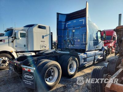 Trzecie zdjęcie samochodu z tyłu: 2016 VOLVO VNL SEMI TRUCK VIN:4V4NC9EG8GN942595 - miniatura