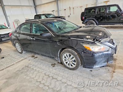 Czwarte zdjęcie samochodu z boku: 2017 NISSAN ALTIMA 2.5 VIN:1N4AL3AP3HC238417 - miniatura