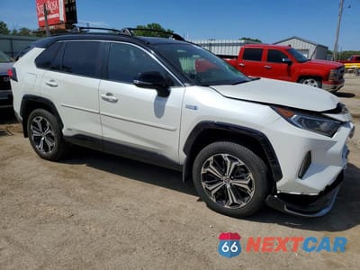 Czwarte zdjęcie samochodu z boku: 2021 TOYOTA RAV4 PRIME XSE VIN:JTMEB3FV6MD040909 - miniatura