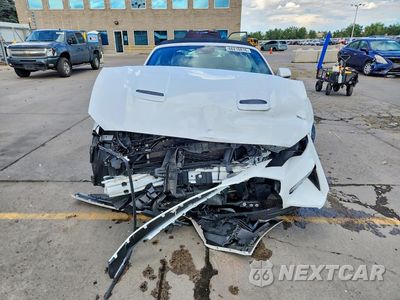Piąte zdjęcie samochodu w środku: 2021 FORD MUSTANG VIN:1FATP8UH2M5142338 - miniatura