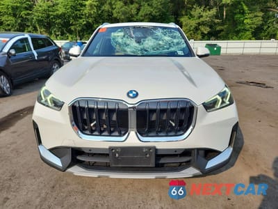 Piąte zdjęcie samochodu w środku: 2023 BMW X1 XDRIVE28I VIN:WBX73EF09P5W47815 - miniatura
