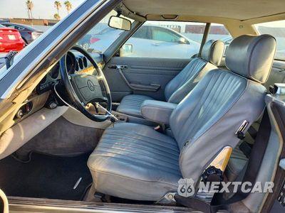 Zdjęcie 7 z 12 samochodu: 1987 MERCEDES-BENZ 560 SL VIN:WDBBA48D9HA066958 - miniatura