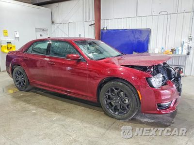 Czwarte zdjęcie samochodu z boku: 2023 CHRYSLER 300 TOURING L VIN:2C3CCASG0PH677550 - miniatura