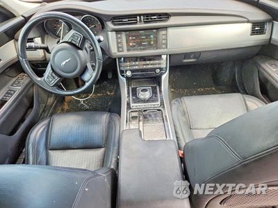 Zdjęcie 8 z 13 samochodu: 2016 JAGUAR XF PRESTIGE VIN:SAJBK4BV4GCY15041 - miniatura
