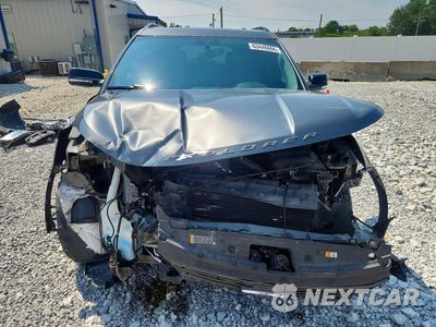 Piąte zdjęcie samochodu w środku: 2017 FORD EXPLORER SPORT VIN:1FM5K8GT6HGD80054 - miniatura