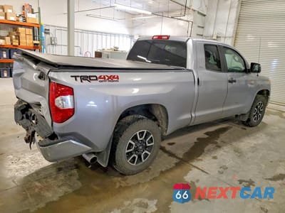 Trzecie zdjęcie samochodu z tyłu: 2017 TOYOTA TUNDRA SR5 VIN:5TFUW5F12HX630022 - miniatura