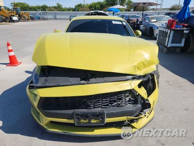 Piąte zdjęcie samochodu w środku: 2025 FORD MUSTANG VIN:1FA6P8TH2S5114874 - miniatura