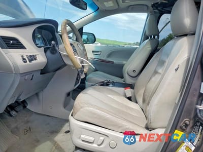 Zdjęcie 7 z 13 samochodu: 2013 TOYOTA SIENNA XLE 8-PASSENGER VIN:5TDYK3DC4DS299403 - miniatura
