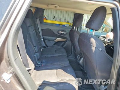 Zdjęcie 10 z 12 samochodu: 2017 JEEP CHEROKEE LATITUDE VIN:1C4PJMCS1HW602009 - miniatura