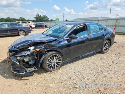2024 TOYOTA CAMRY XLE 4T1F11BK7RU123646 - główne zdjęcie licytacji z USA - miniatura