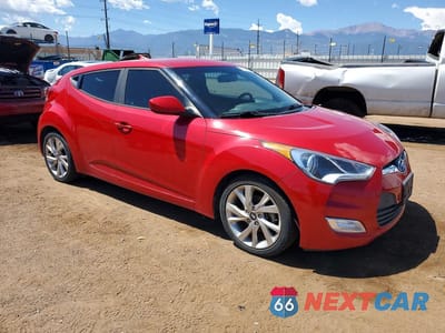 Czwarte zdjęcie samochodu z boku: 2017 HYUNDAI VELOSTER BASE VIN:KMHTC6AD5HU316986 - miniatura