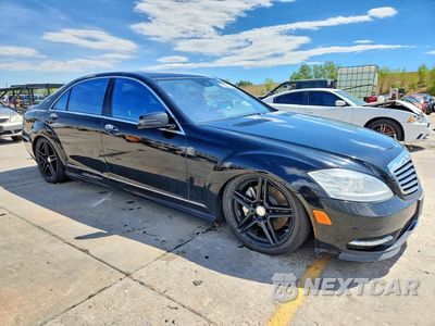 Czwarte zdjęcie samochodu z boku: 2013 MERCEDES-BENZ S 550 4MATIC VIN:WDDNG9EB5DA527201 - miniatura