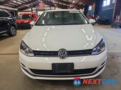 Piąte zdjęcie samochodu w środku: 2017 VOLKSWAGEN GOLF SPORTWAGEN S VIN:3VW017AU9HM520159 - miniatura