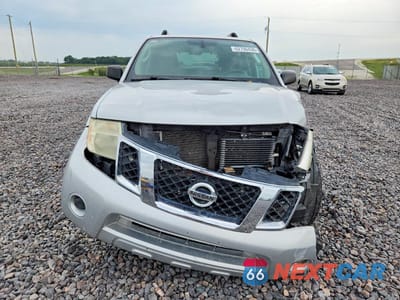 Piąte zdjęcie samochodu w środku: 2011 NISSAN PATHFINDER S VIN:5N1AR1NB2BC618136 - miniatura