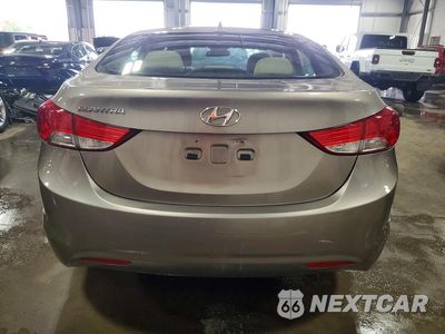 Zdjęcie 6 z 12 samochodu: 2013 HYUNDAI ELANTRA GLS VIN:5NPDH4AE7DH295747 - miniatura