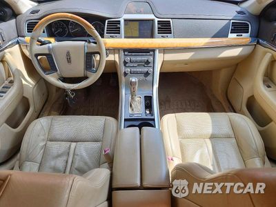 Zdjęcie 8 z 12 samochodu: 2010 LINCOLN MKS VIN:1LNHL9FT9AG606613 - miniatura